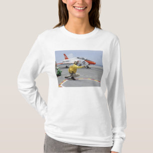 Ein tireur an Bord des Flugzeugträgers T-Shirt