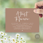 Ein Toast für immer, ein Brunch-Party für Hochzeit Einladung<br><div class="desc">Mit unserer modernen, hochklassigen Design Hochzeitsfeier Einladungskarte geben Sie Ihr Glück immer wieder im Stil (Toast To Forever) bekannt. Unsere "Happily Ever After Brunch Party Celebration Invitation card" ist ideal für Paare, die sich entschieden haben, ein Party zur Feier ihrer Gewerkschaft zu feiern, zu erfreuen und wollen. Mit seinem ausgeklügelten...</div>