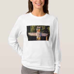 Ein Totempfahl in Vancouver, Kanada. T-Shirt