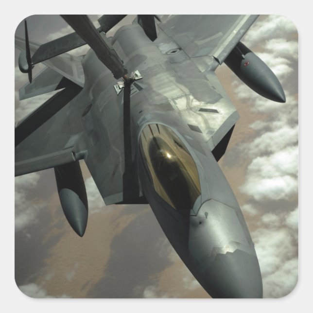Ein US Air Force F-22 Raptor wird von einem KC- Quadratischer Aufkleber (Vorderseite)