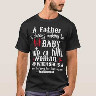 Ein Vater macht sein Baby immer zu einem T-Shirt
