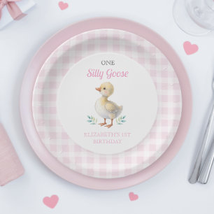Ein verrückter Gänse-Pink-Gingham-Mädchen-Erstgebu Pappteller