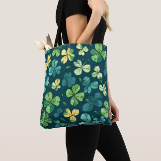 ein vierblättriger Kleeblatt mit Glück Tasche