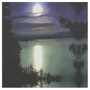 Ein Vollmond, der die ästhetische Kunst der Ägäis Stoff