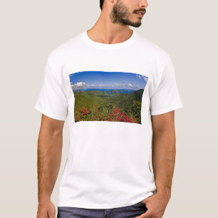 Ein von Cruse Bay, St. John US-Jungfrau T-Shirt