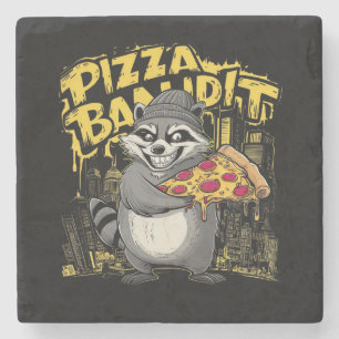 Ein Waschbär, der eine Pizzaschnale hält Steinuntersetzer