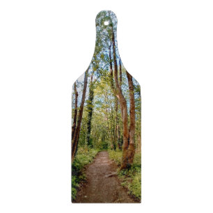 Ein Weg durch den Wald Schneidebrett