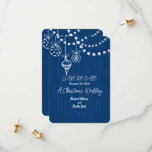 Ein Weihnachtsfest in weißem Chalk auf blau Save The Date