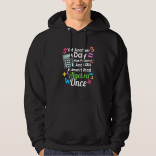 Ein weiterer Tag ist vergangen, und ich habe es no Hoodie