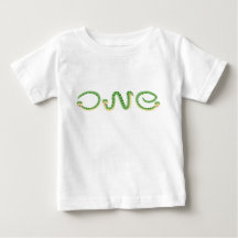 Ein wildes Baby mit auffallender Schlangen-Design