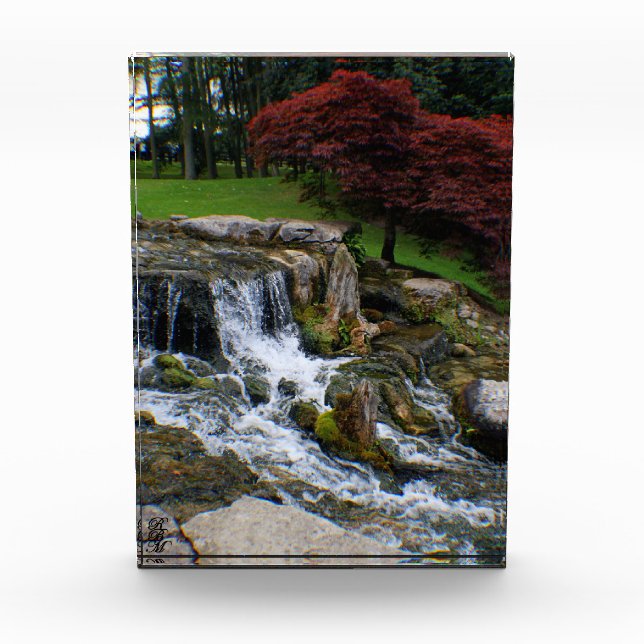 Ein winziger Wasserfall Fotoblock (Vorderseite)
