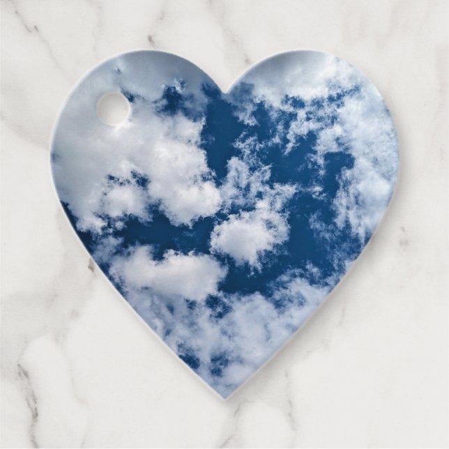 Ein Wirbel in den Wolken Geschenkanhänger (Vorderseite)