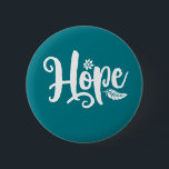 Ein Wort, das sagt, Hoffnung Curry Kalligraphie Button<br><div class="desc">Hoffnung. Inspiration und motivierend Zitat- und Sprichwort-Design mit positiver Botschaft und Lebensmotto. Coole Typografie Kunstartikel für diejenigen, die nach einem Wort suchen, das Ihre Einstellung und Ihr gutes Leben bestimmt. Ideal für diejenigen, die lustige sarkastische Zitat, witzigen Spaß, sassy Haltung und Sarkasmus Liebe. Großartiges Weihnachtsgeschenk und Geburtstagsgeschenk für Freunde und...</div>