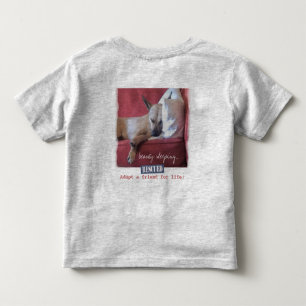 Ein wunderschöner schlafender Hund Kleinkind T-shirt