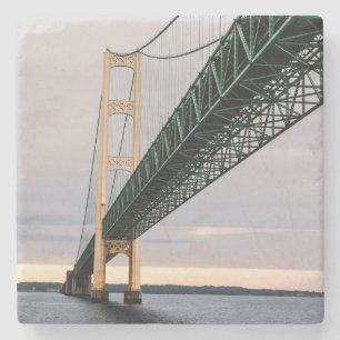 Eine Ansicht der Mackinac-Brücke vom Lake Michigan Steinuntersetzer