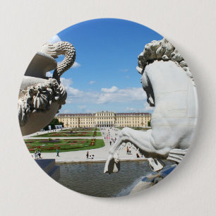 Eine Ansicht von Schonbrunn Palast in Wien, Button