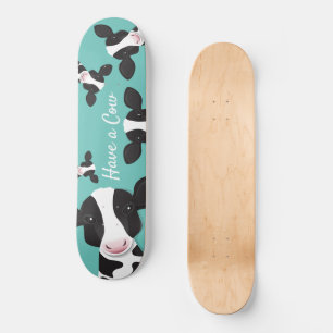 eine Aquamarine Schwarz-weiße Tierdarstellung bei Skateboard