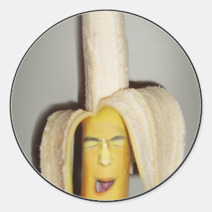 Eine Banane, die Kopfschmerzen spaltet Runder Aufkleber