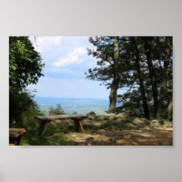 Eine Bank mit Blick auf den Hawk Berg