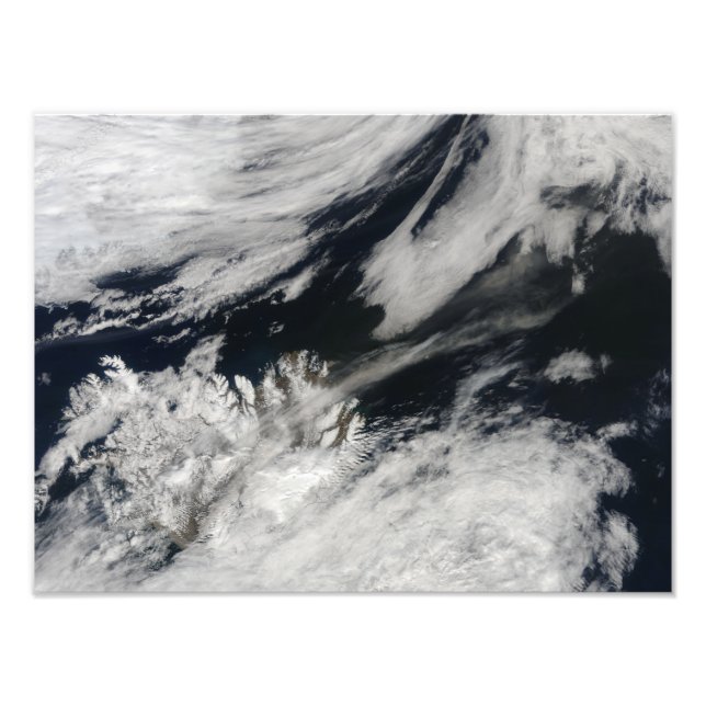 Eine blass graue Asche bläst vom Gipfel Fotodruck (Vorne)