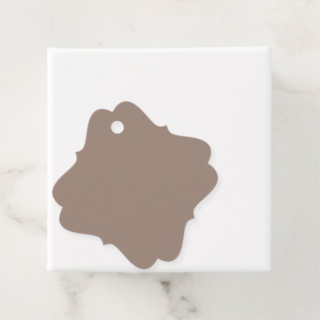 eine braune Mauer mit Geschenkanhänger (Beispiel)