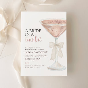 Eine Brille in einem Tini Bit Martini-Brautparty Einladung