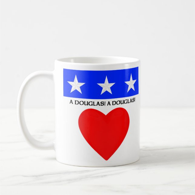 Eine DOUGLAS! Tasse mit Douglas-Abzeichen (Links)