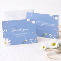 Eine elegante Hochzeit in Hellblau mit Wildblumen.