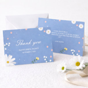 Eine elegante Hochzeit in Hellblau mit Wildblumen. Mitteilungskarte