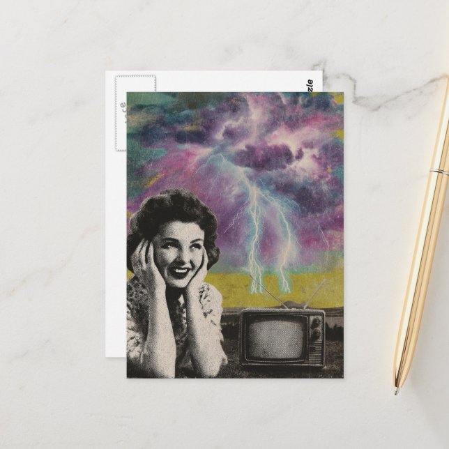 Eine elektrisierende Collage einer Frau lila Himme Postkarte (Vorderseite/Rückseite Beispiel)