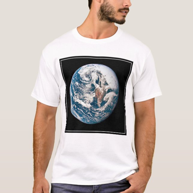 Eine Erde, die aus der Apollo 10 Raumsonde stammt. T-Shirt (Vorderseite)