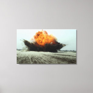 Eine Explosion bricht aus Leinwanddruck