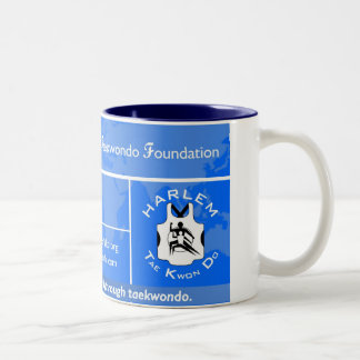 Eine Fahnen-Tasse der WeltTKD Zweifarbige Tasse