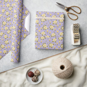 Eine fantasievolle kleine gelbe und weiße Rosen Geschenkpapier