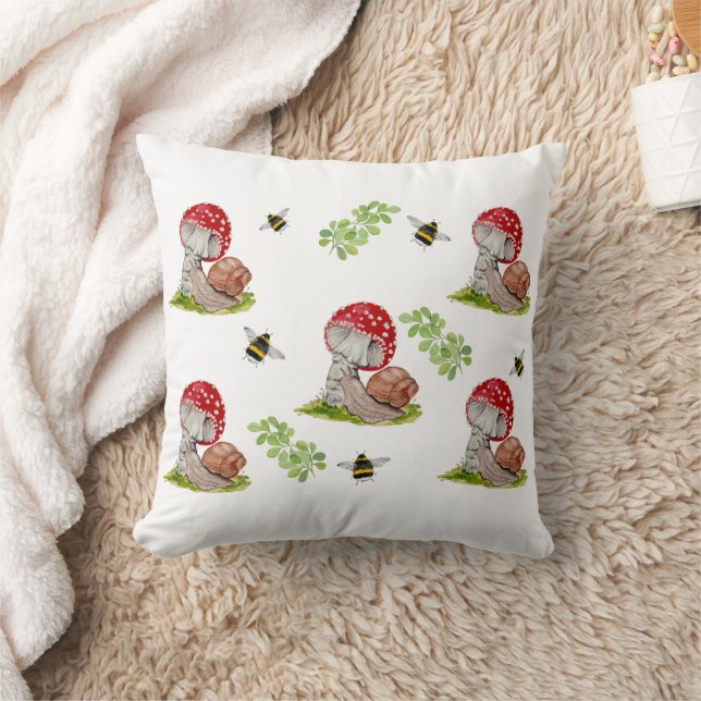 Eine farbenfrohe Waldfliege und eine Schnecke Kissen (Decke)
