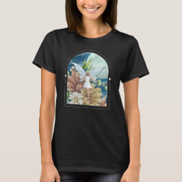 Eine Fee im Garten am Abend T - Shirt