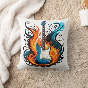 Eine feurig blaue Gitarre, umgeben von Flammen Kissen