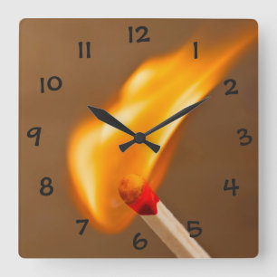 Eine Flamme Feuer Quadratische Wanduhr