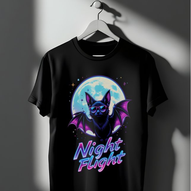 Eine fliegende Fledermaus mit Sonnenbrille T-Shirt (Von Creator hochgeladen)