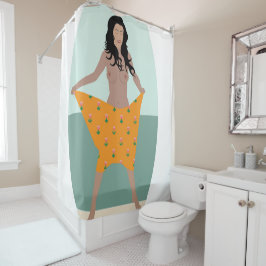 Eine Frau am Strand Duschvorhang