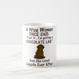 Eine Frau, die einmal Tasse für Schokolade-Labrado