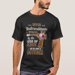 Eine Frau, die vom Blut Jesu bedeckt ist, und war T-Shirt