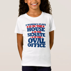 Eine Frau ist im Haus und im Senat. T-Shirt