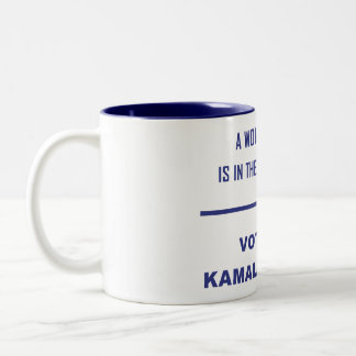 EINE FRAU IST IN.. ZWEIFARBIGE TASSE