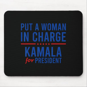 Eine Frau unter der Leitung von Kamala Harris demo Mousepad
