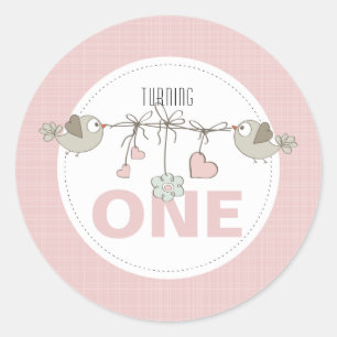 Eine Geburtstagsparty drehen Runder Aufkleber