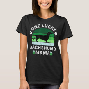 eine glückliche Dackel zum lustigen Ersten Patrick T-Shirt