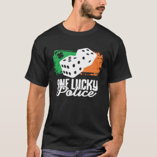 Eine glückliche Polizei Würfel Familie Gruppe Matc T-Shirt