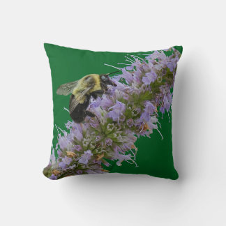 Eine Hummel und Anisysop Kissen