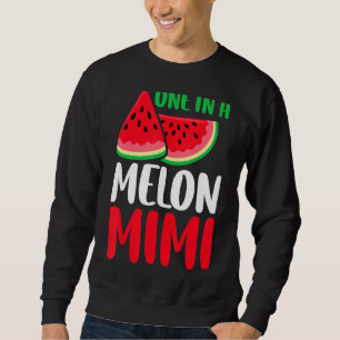 Eine in einem Melon Mimi Wassermelon Familie Match Sweatshirt